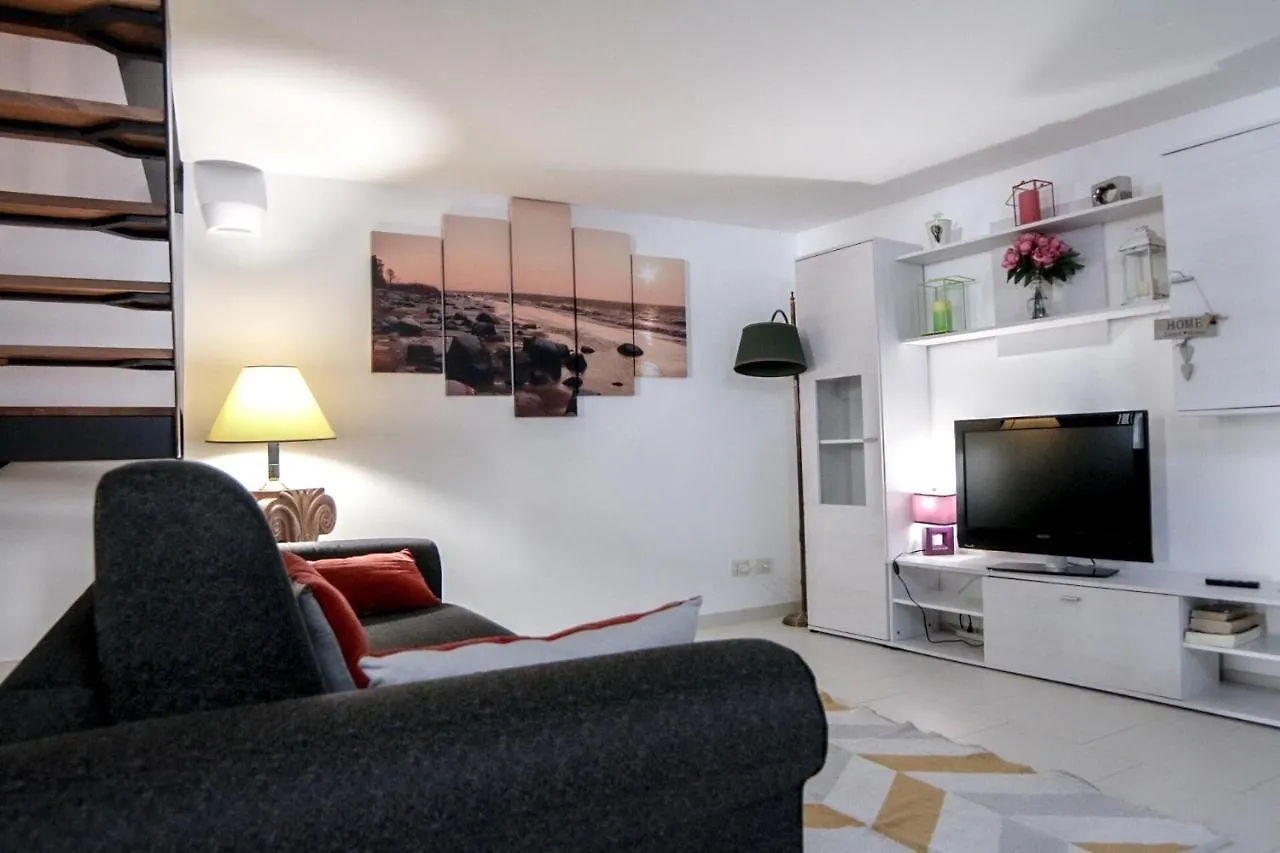 Apartmán Mega House Katánie 0*,  Itálie